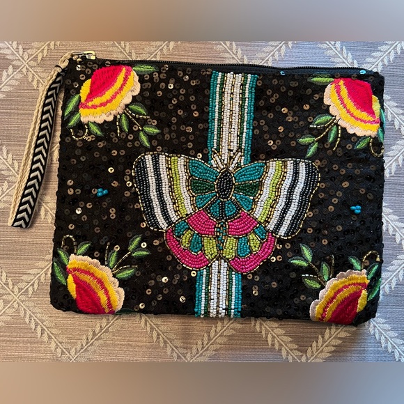 America & Beyond Midnight Butterflies Tote Plus 🖤🦋 - Picture 4 of 12